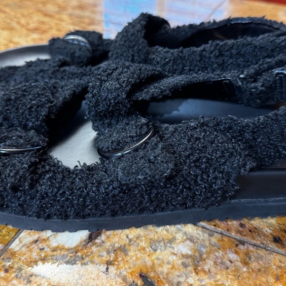 Zara Black Sherpa Fleece Double Buckle Sandals Women’s US 9/ EU 40 - Picture 6 of 10